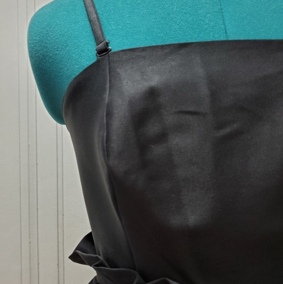 Kensie Dress in Paisley - Picture 2 of 6